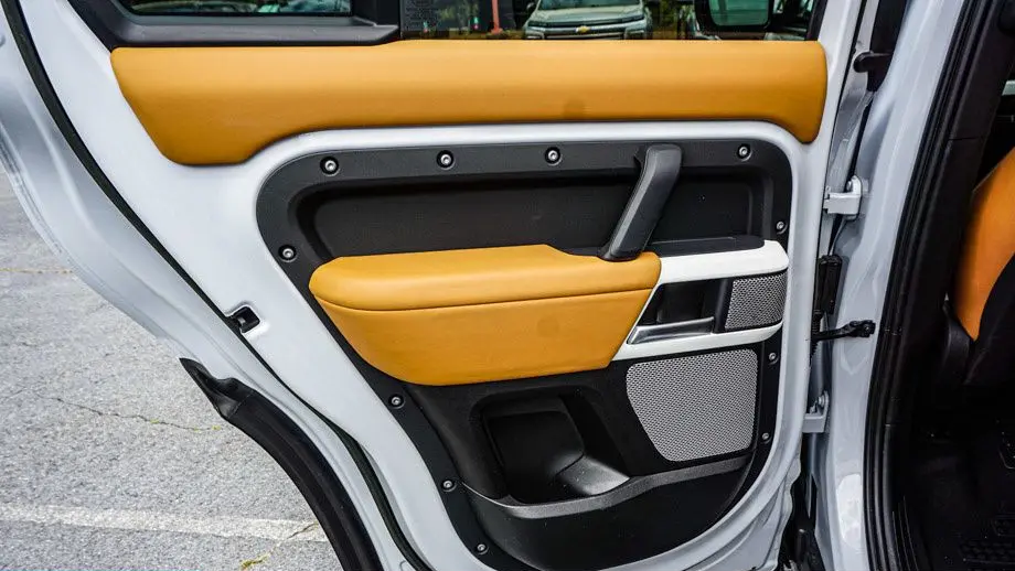 2023 Land Rover Defender 130 SE