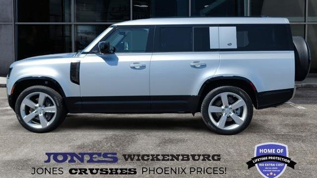 2023 Land Rover Defender 130 SE