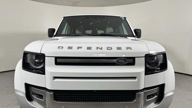 2023 Land Rover Defender 130 SE