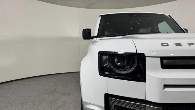 2023 Land Rover Defender 130 SE