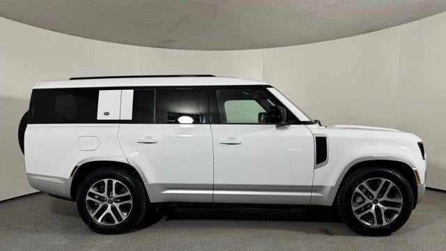 2023 Land Rover Defender 130 SE