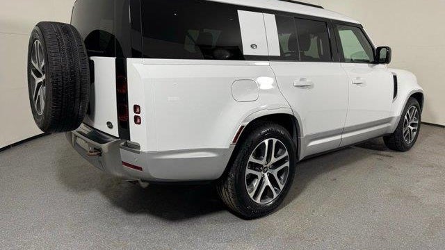 2023 Land Rover Defender 130 SE