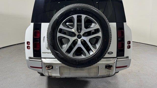 2023 Land Rover Defender 130 SE