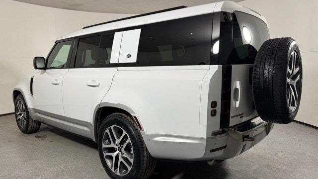 2023 Land Rover Defender 130 SE