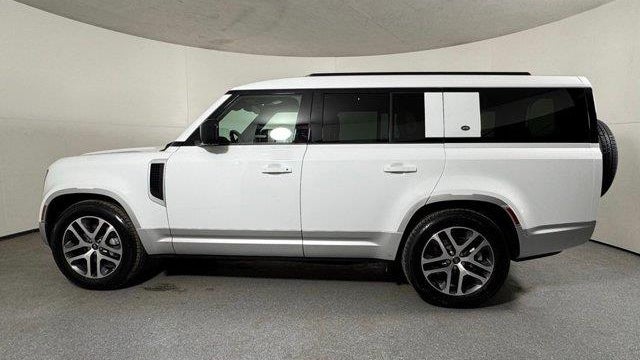 2023 Land Rover Defender 130 SE