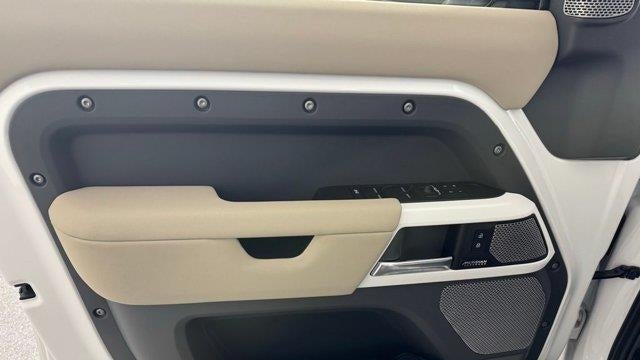 2023 Land Rover Defender 130 SE