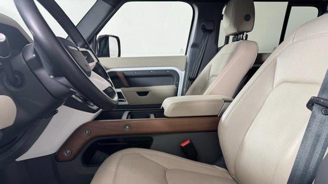 2023 Land Rover Defender 130 SE