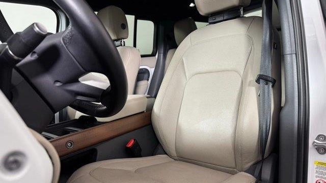 2023 Land Rover Defender 130 SE