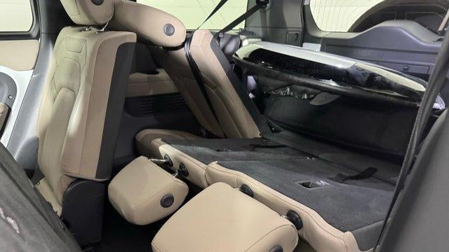 2023 Land Rover Defender 130 SE