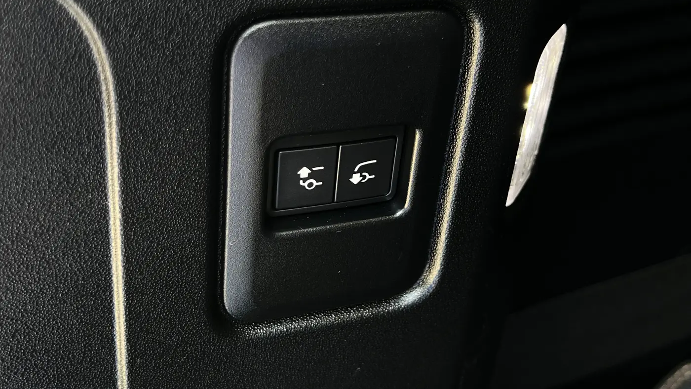 2023 Land Rover Defender 130 First Edition