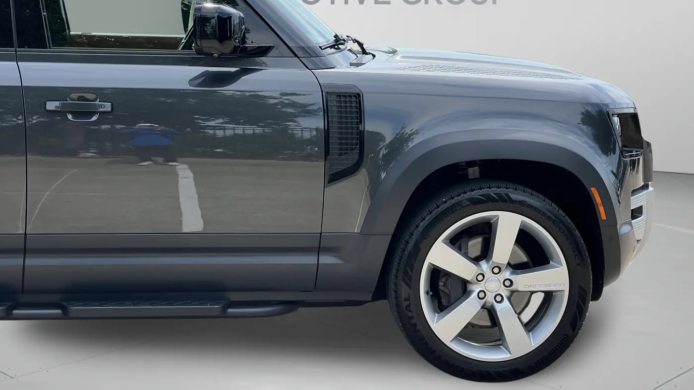 2023 Land Rover Defender 130 First Edition