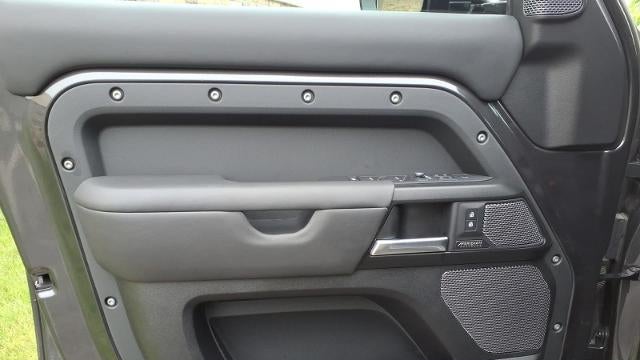 2023 Land Rover Defender 110 V8