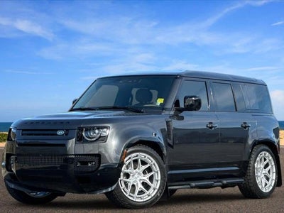 Photo of a 2025 Land Rover Defender AWD 110 V8 P525 4DR SUV for sale