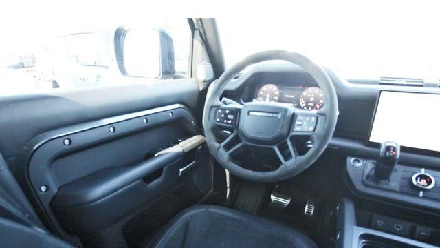 2023 Land Rover Defender 110 V8