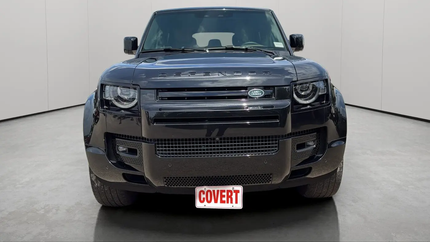 2025 Land Rover Defender 110 V8 P525
