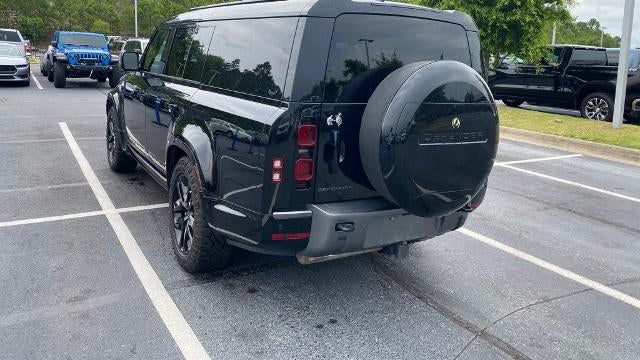 2025 Land Rover Defender 130 P400 Outbound