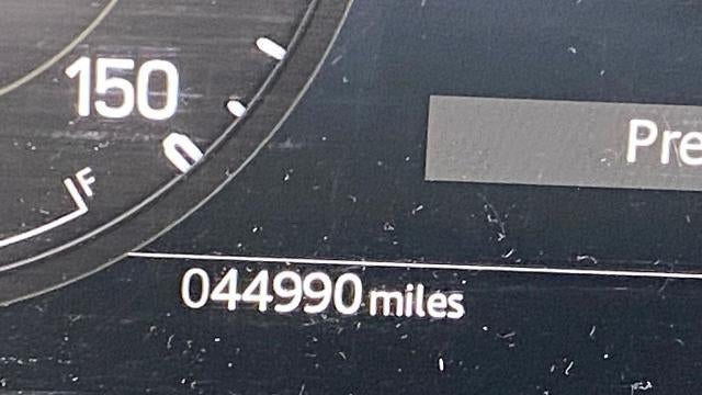 2025 Land Rover Defender 130 P400 Outbound