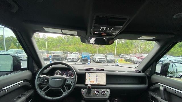 2025 Land Rover Defender 130 P400 Outbound