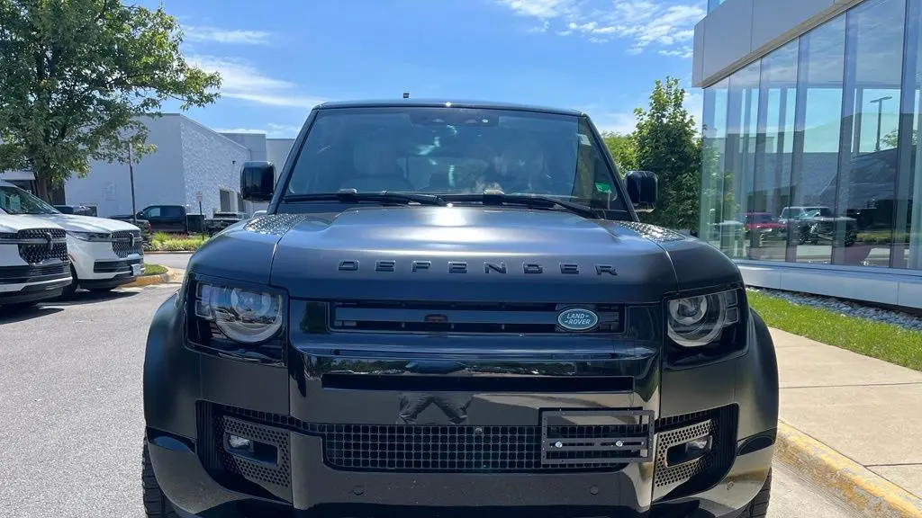 2025 Land Rover Defender 110 P400 X