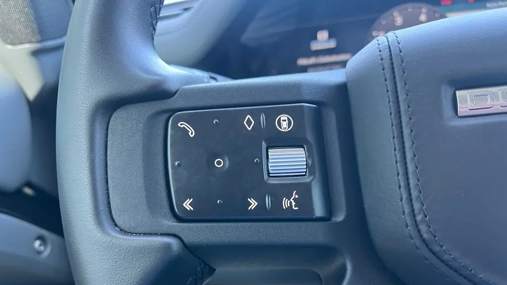 2025 Land Rover Defender 110 P400 X