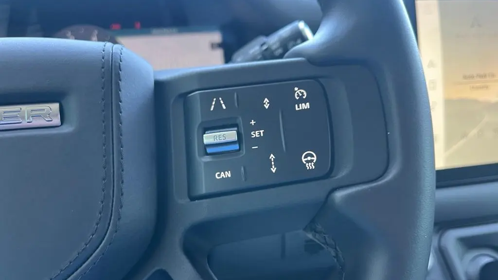 2025 Land Rover Defender 110 P400 X
