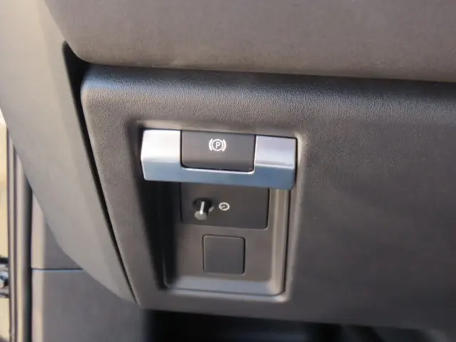 2023 Land Rover Defender - $53,686