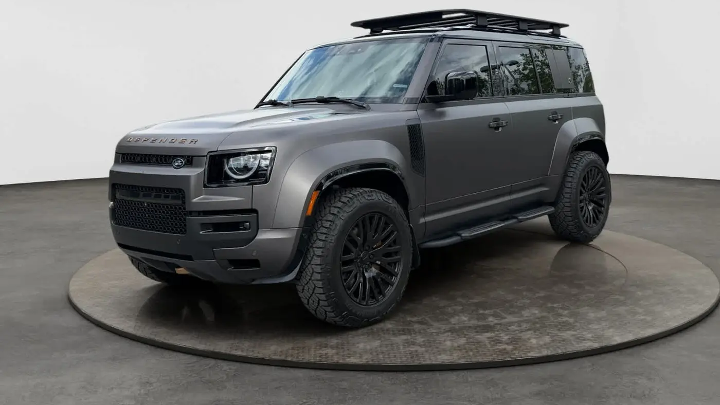 Preowned 2026 Land Rover Defender 110 P635 OCTA Black for Sale