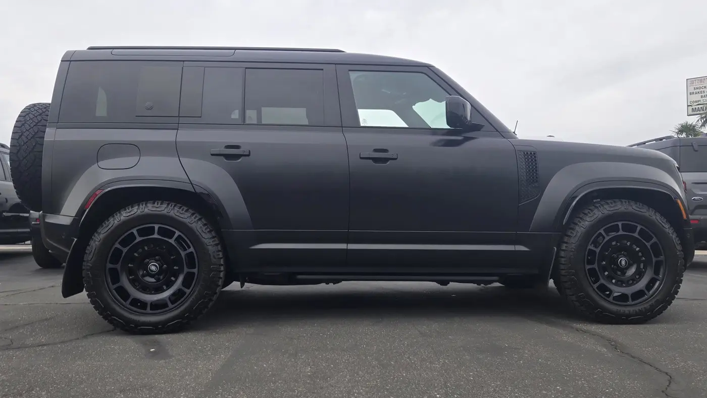 2025 Land Rover Defender 110 P635 OCTA Edition One