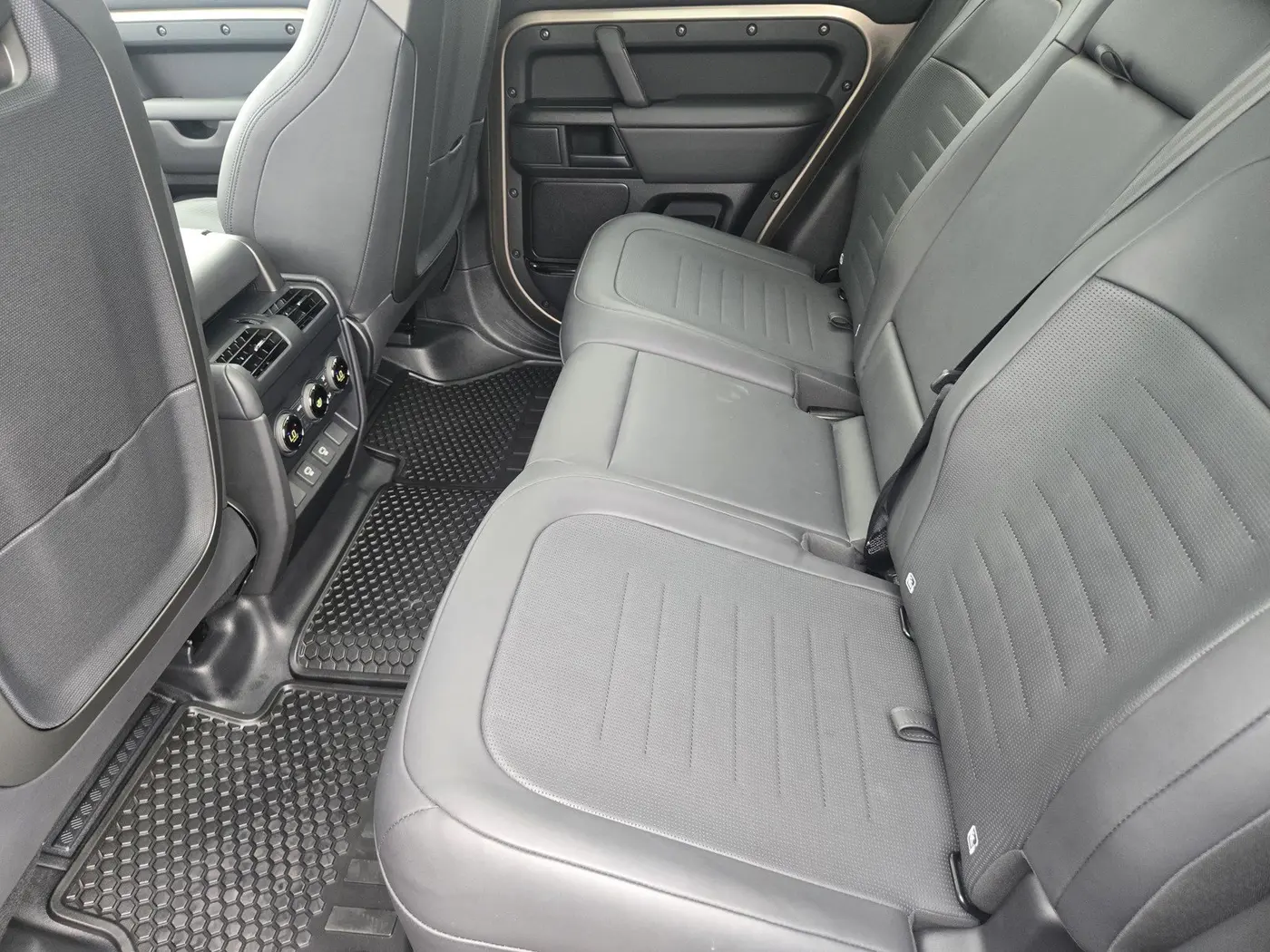 2025 Land Rover Defender - $159,988