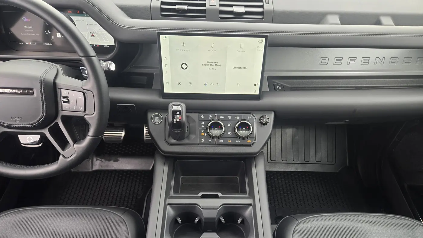 2025 Land Rover Defender 110 P635 OCTA Edition One