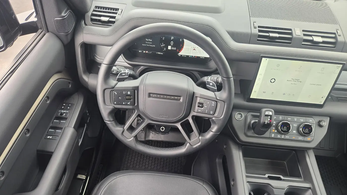 2025 Land Rover Defender 110 P635 OCTA Edition One
