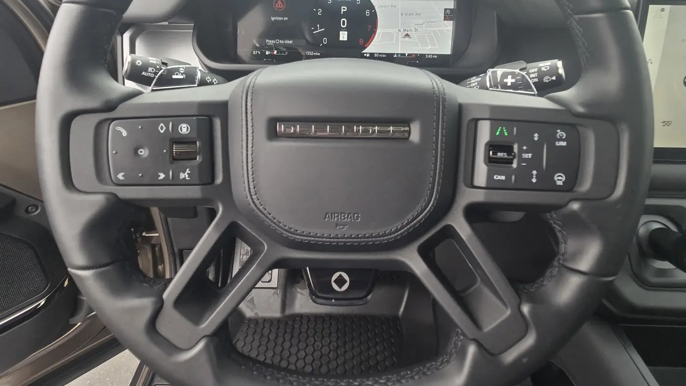 2025 Land Rover Defender 110 P635 OCTA Edition One