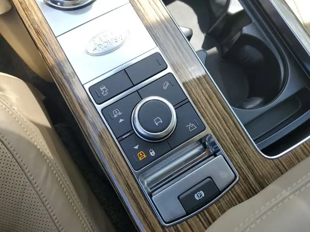 2018 LAND ROVER Range Rover - $31,990