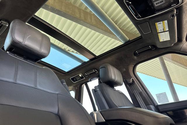 2022 Land Rover Range Rover - $45,500