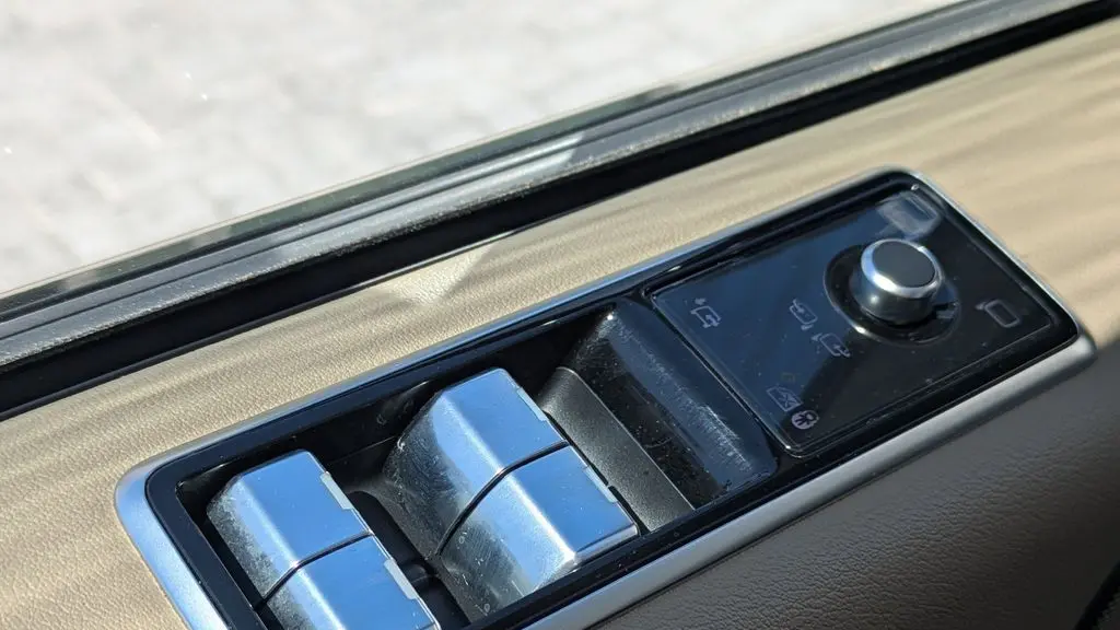 2021 Land Rover Range Rover P525 HSE Westminster Edition