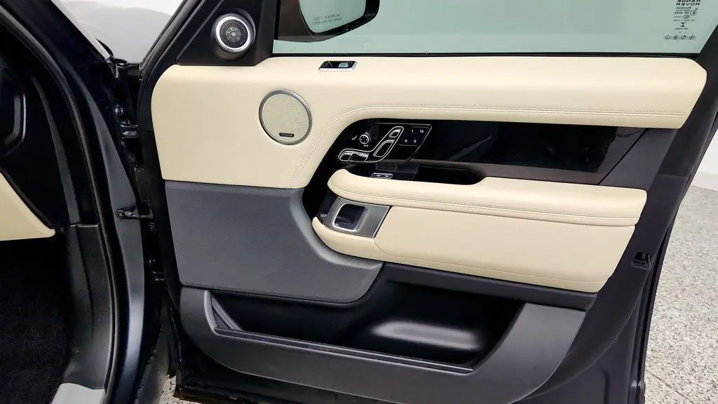 2021 Land Rover Range Rover P525 HSE Westminster Edition