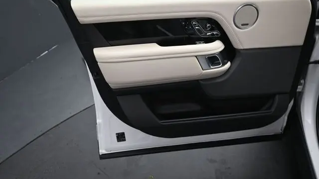 2021 Land Rover Range Rover P525 HSE Westminster Edition