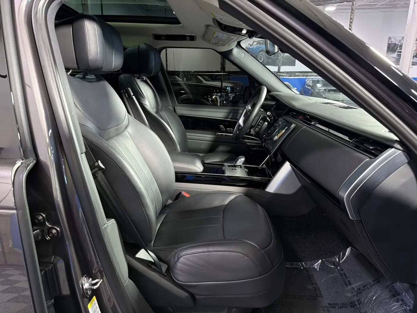 2025 Land Rover Range Rover - $127,618