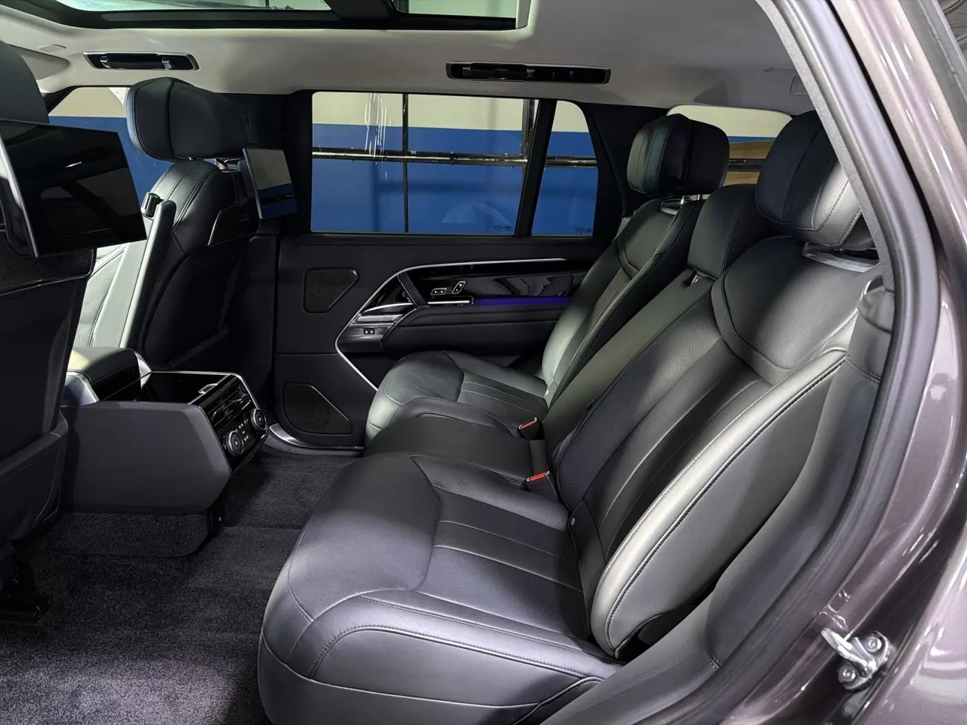 2025 Land Rover Range Rover - $127,618