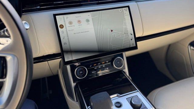 2023 Land Rover Range Rover P530 SE