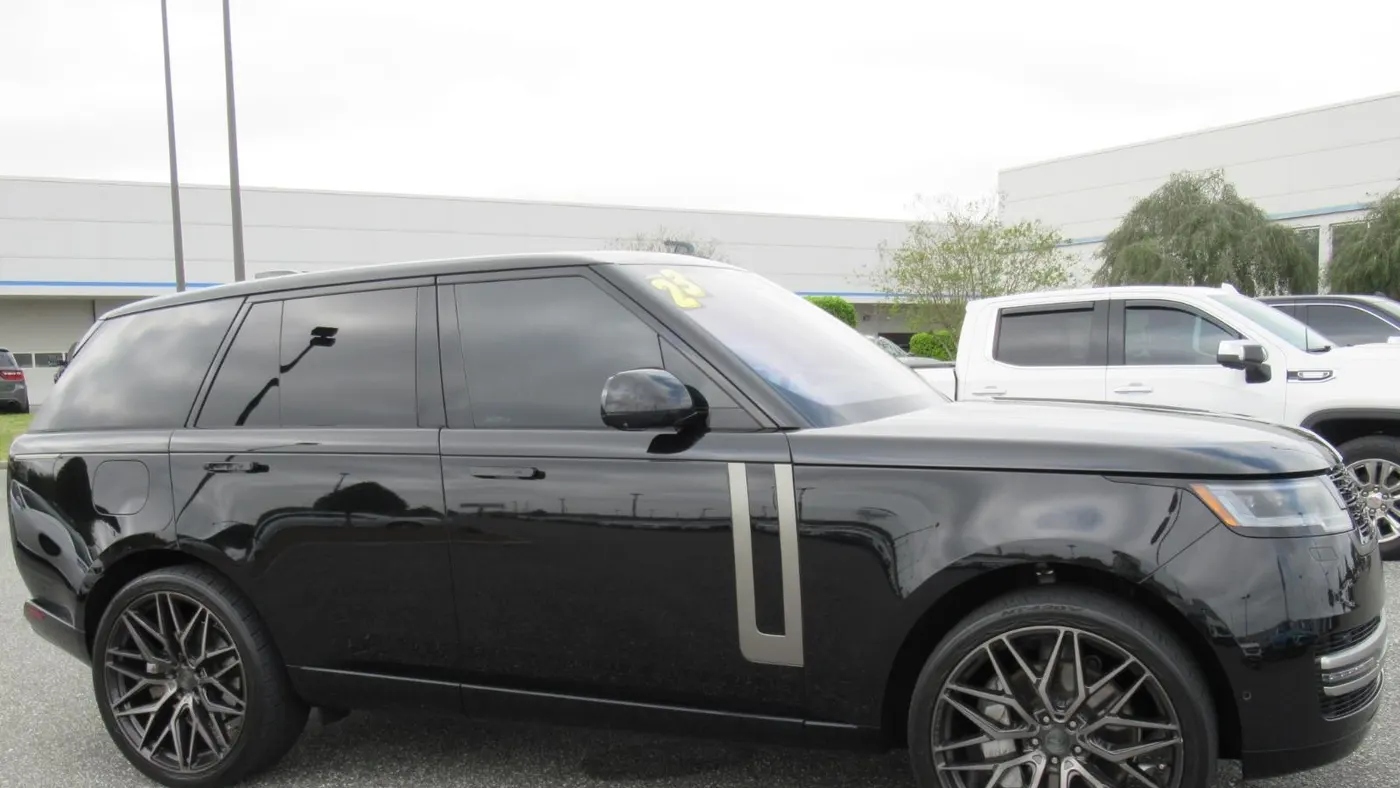 2023 Land Rover Range Rover P530 SE