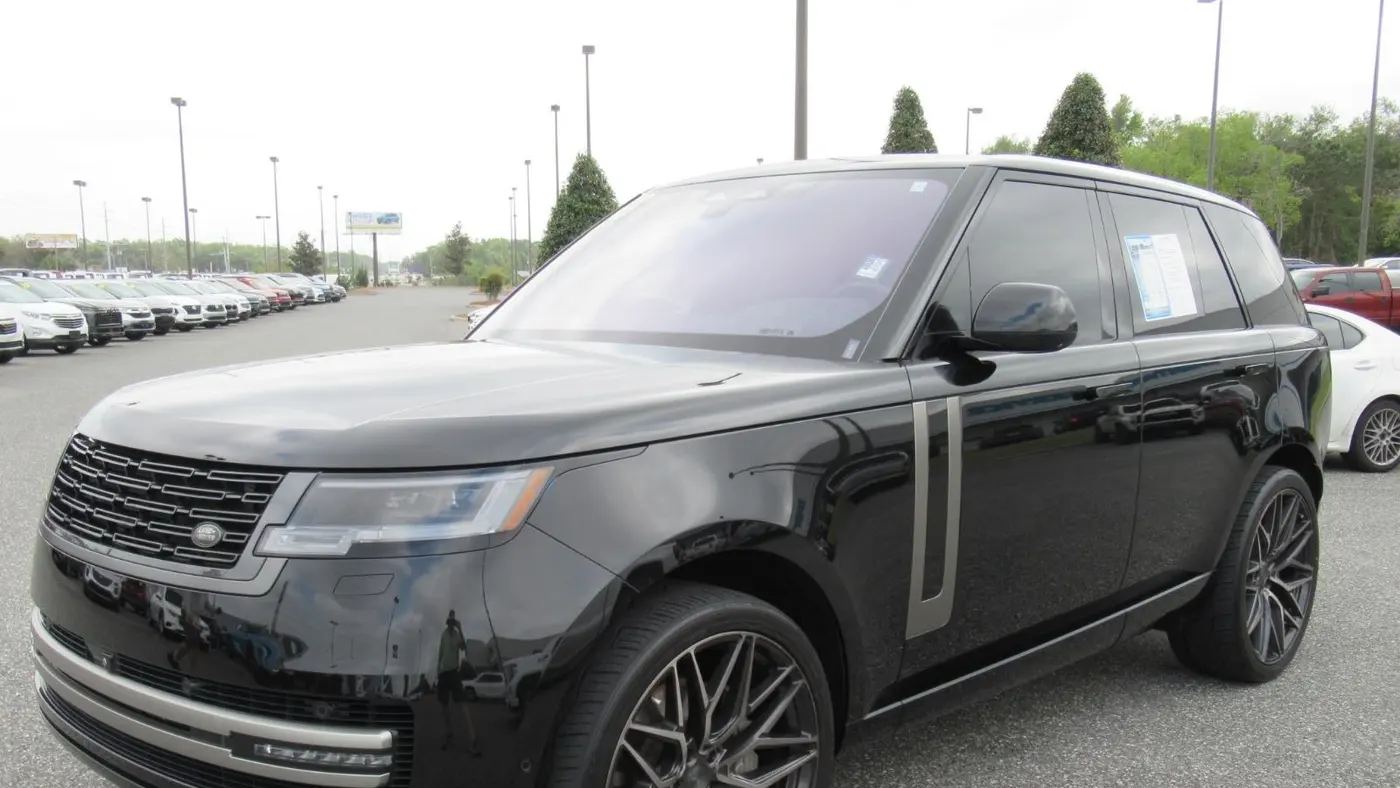 2023 Land Rover Range Rover P530 SE