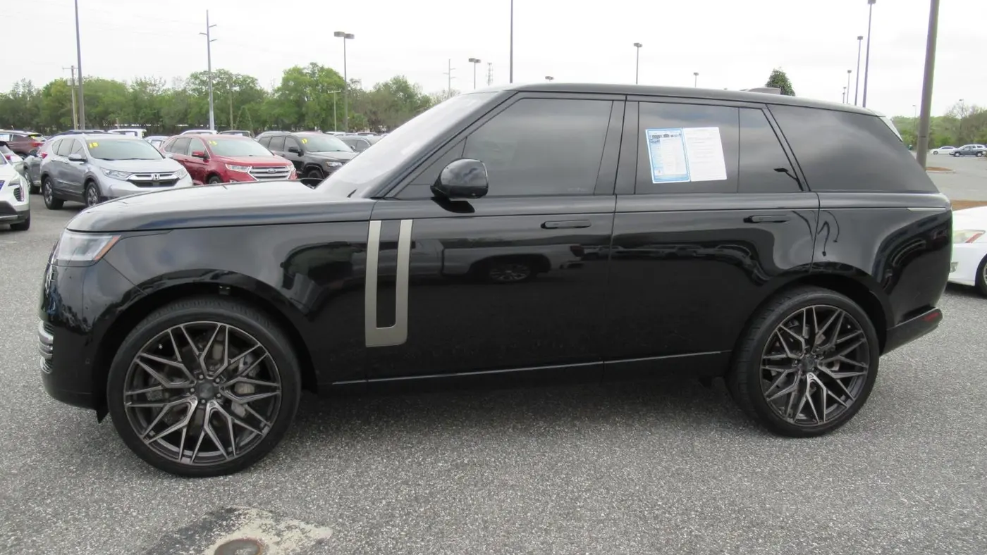 2023 Land Rover Range Rover P530 SE