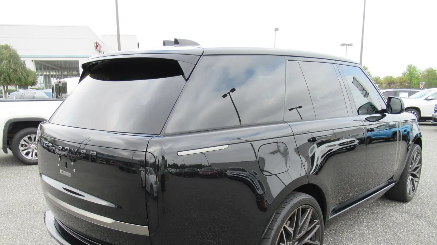 2023 Land Rover Range Rover P530 SE