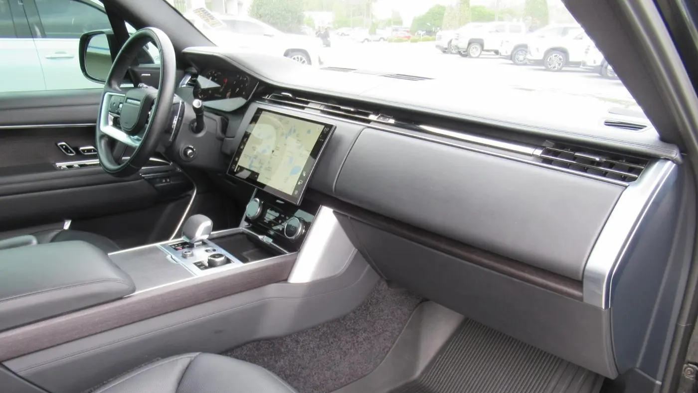 2023 Land Rover Range Rover P530 SE