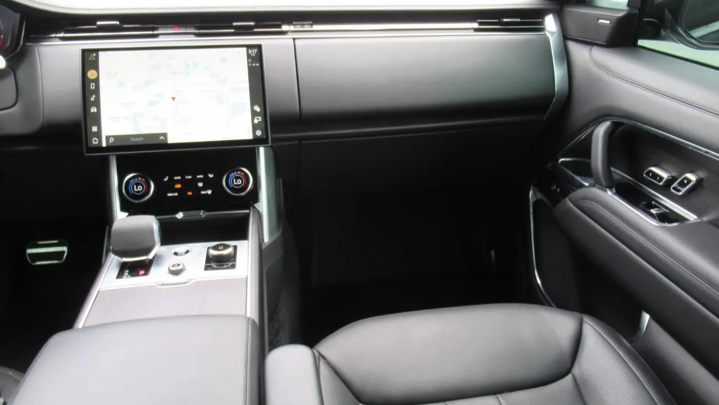 2023 Land Rover Range Rover P530 SE