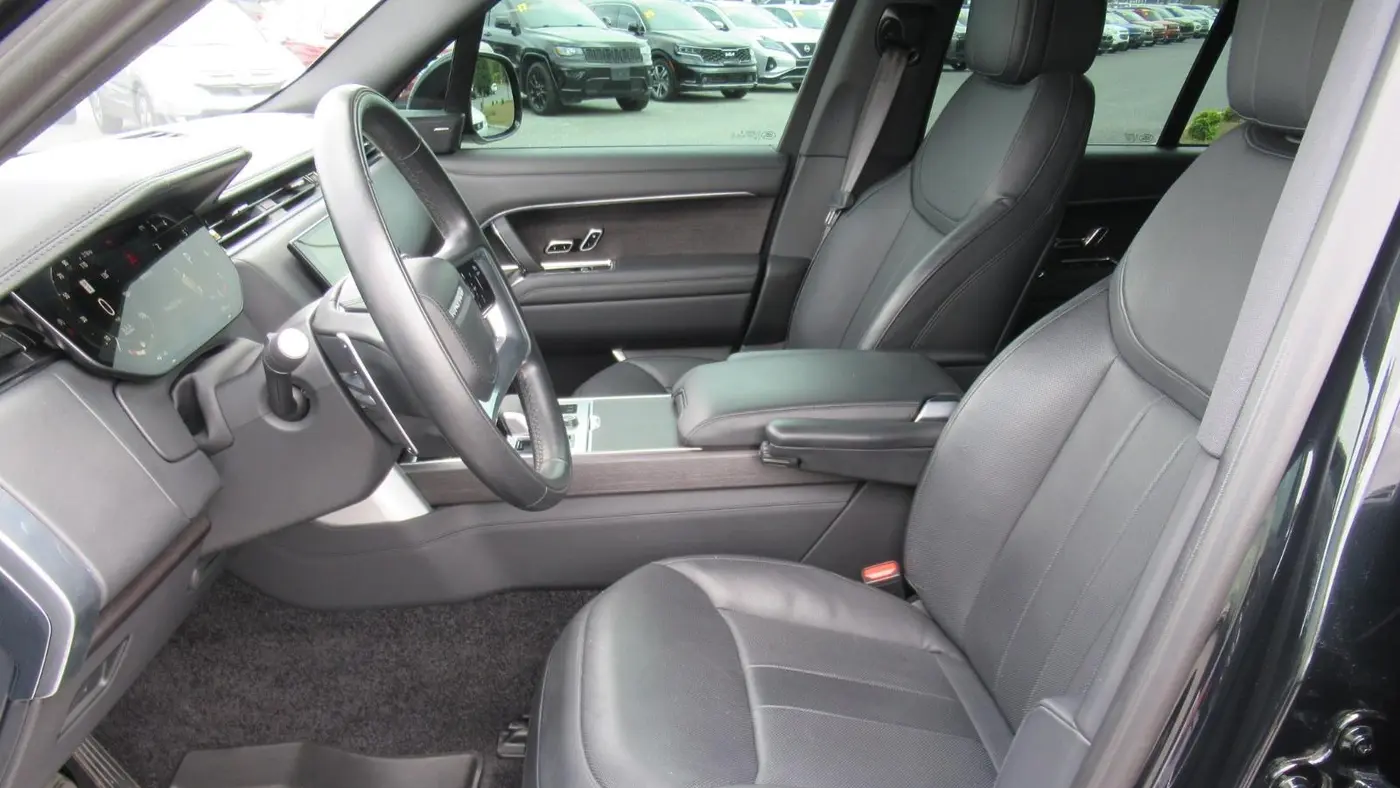 2023 Land Rover Range Rover P530 SE