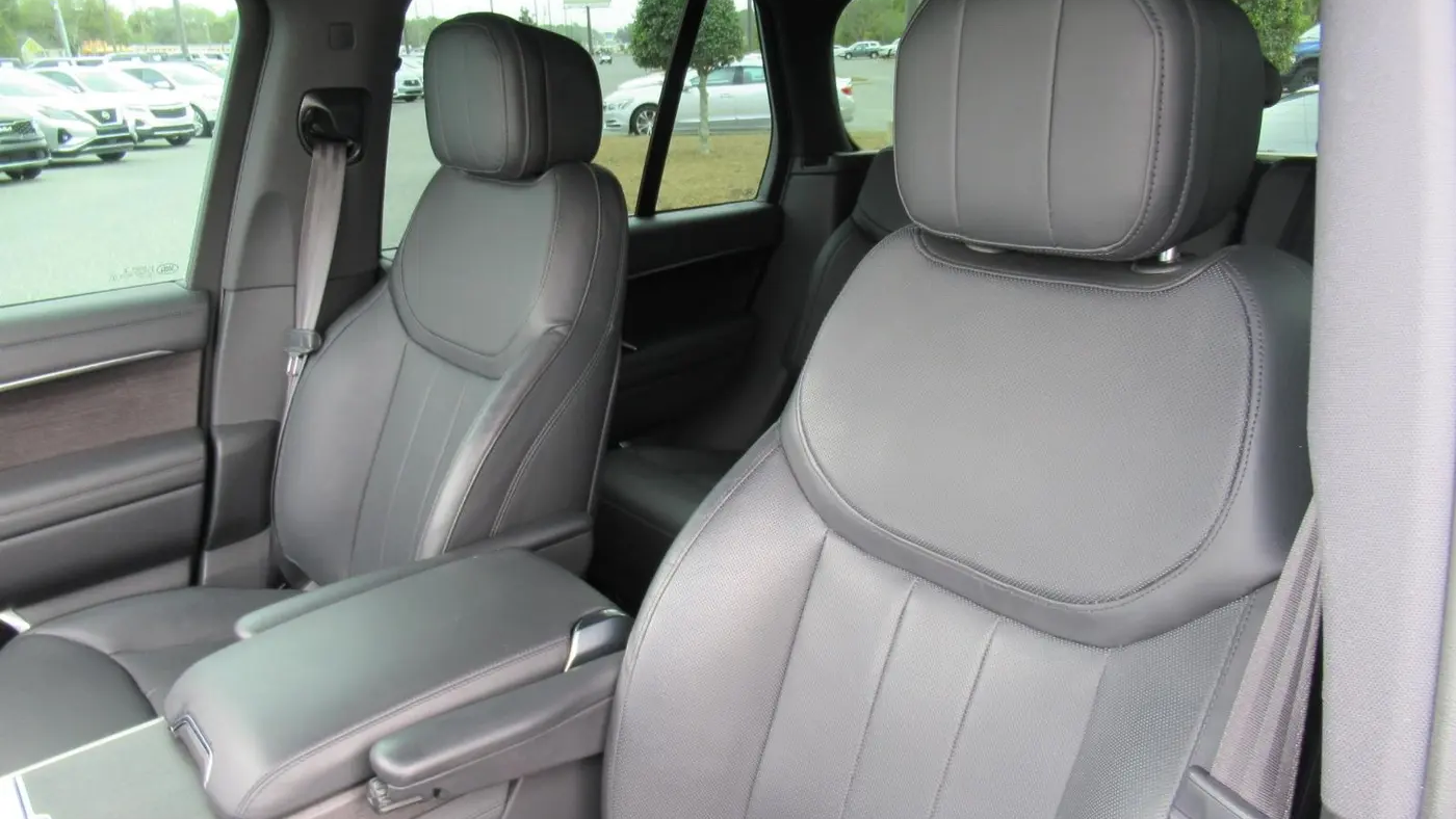 2023 Land Rover Range Rover P530 SE