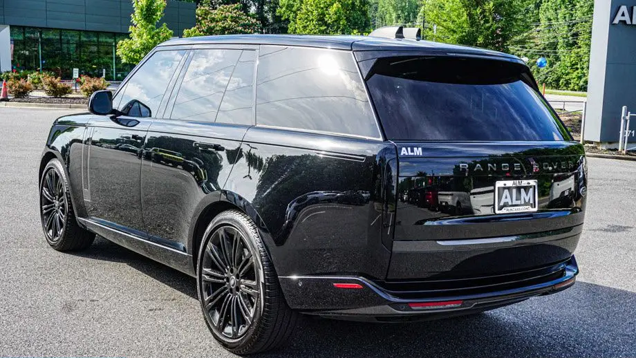 2023 Land Rover Range Rover P530 SE