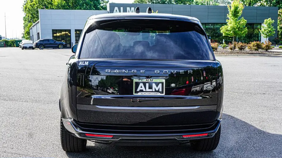 2023 Land Rover Range Rover P530 SE